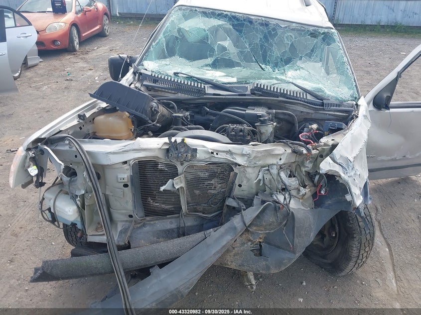 2004 Ford Explorer Xls VIN: 1FMZU62KX4ZA58708 Lot: 43320982