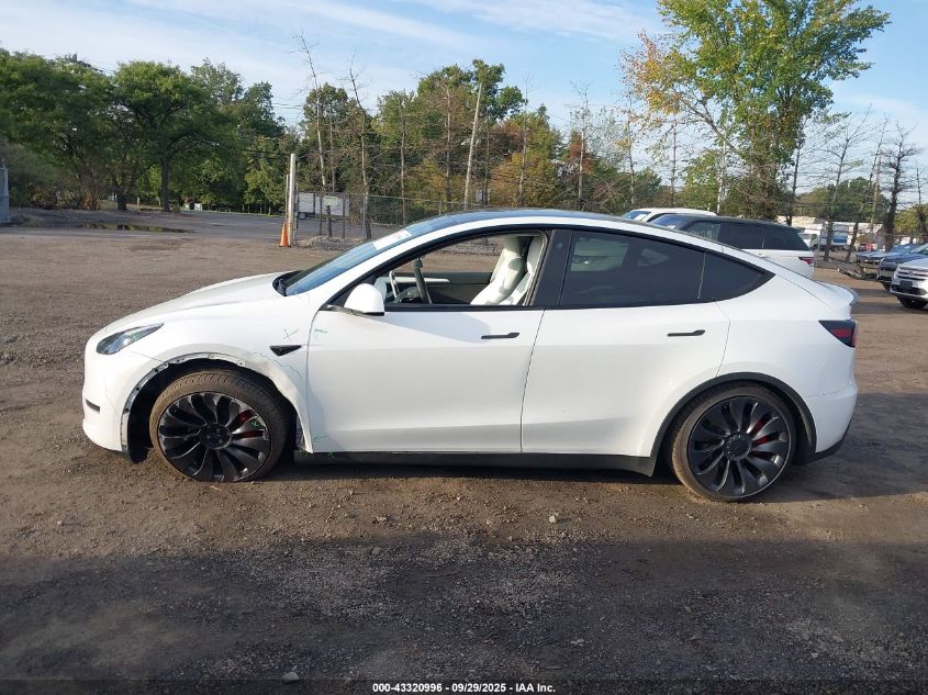 2022 Tesla Model Y Performance Dual Motor All-Wheel Drive VIN: 7SAYGDEF9NF546133 Lot: 43320996