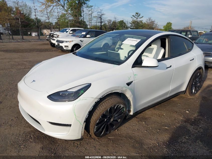 2022 Tesla Model Y Performance Dual Motor All-Wheel Drive VIN: 7SAYGDEF9NF546133 Lot: 43320996