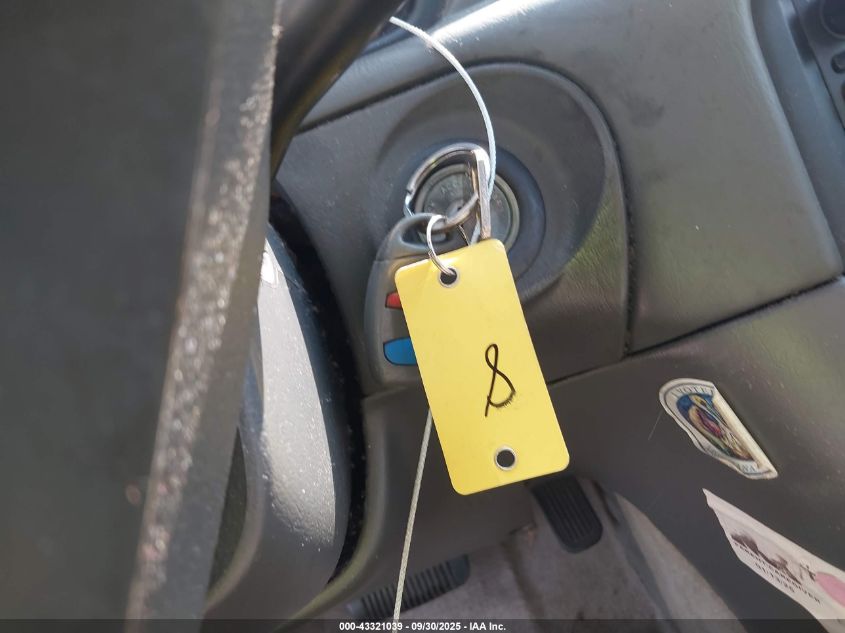 2000 Toyota Camry Ce/Le/Xle VIN: 4T1BG22K0YU004113 Lot: 43321039