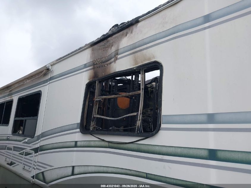 2004 Ford E-450 Cutaway Standard VIN: 1FDXE45S54HA84918 Lot: 43321043