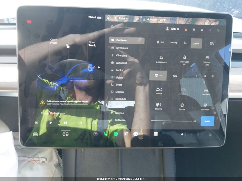 2022 Tesla Model Y Long Range Dual Motor All-Wheel Drive VIN: 7SAYGDEE0NF344188 Lot: 43321079