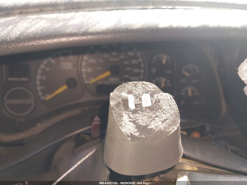 1999 Chevrolet Silverado 1500 VIN: 2GCEC19WXX1298985 Lot: 43321182