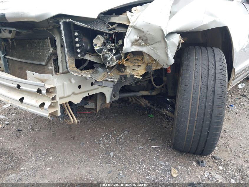 2005 Ford Mustang V6 Deluxe/V6 Premium VIN: 1ZVFT80N255128131 Lot: 43321205