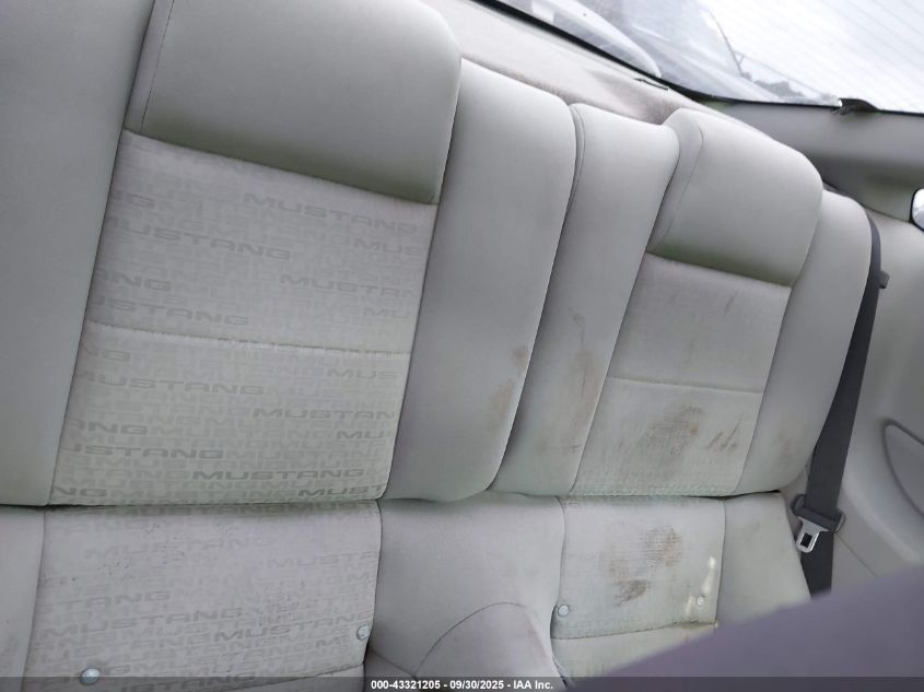 2005 Ford Mustang V6 Deluxe/V6 Premium VIN: 1ZVFT80N255128131 Lot: 43321205