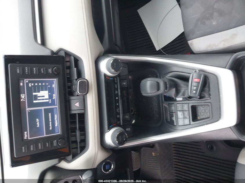 2019 TOYOTA RAV4 XLE - JTMP1RFV5KD520130