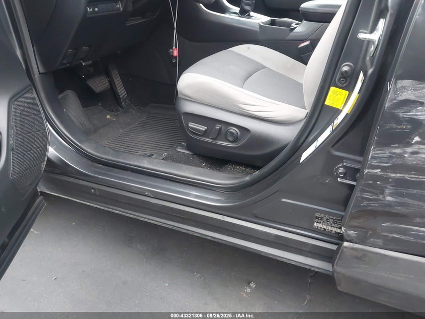 2019 TOYOTA RAV4 XLE - JTMP1RFV5KD520130