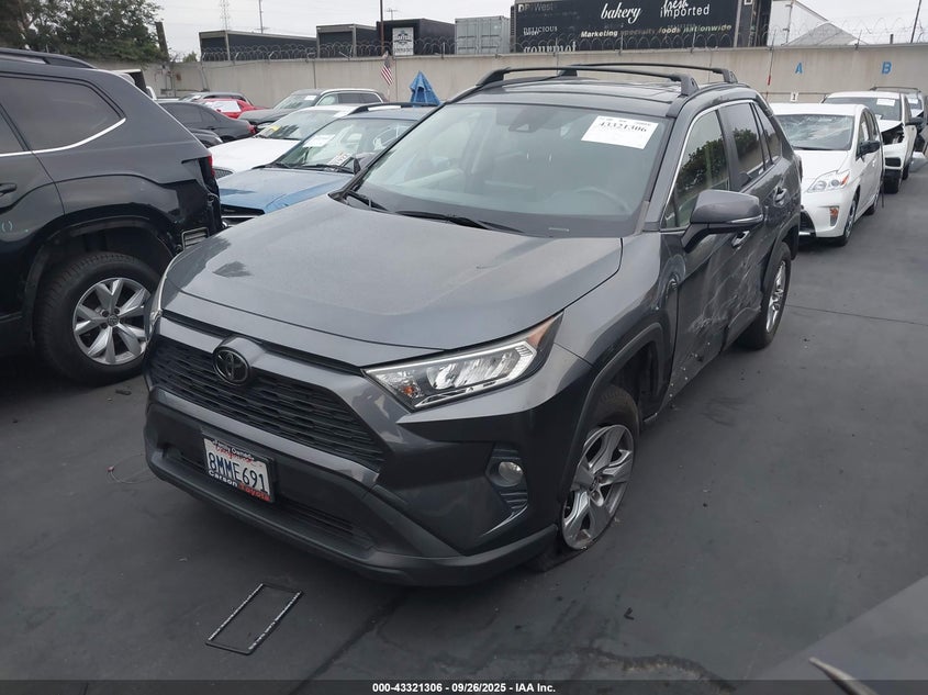 2019 TOYOTA RAV4 XLE - JTMP1RFV5KD520130