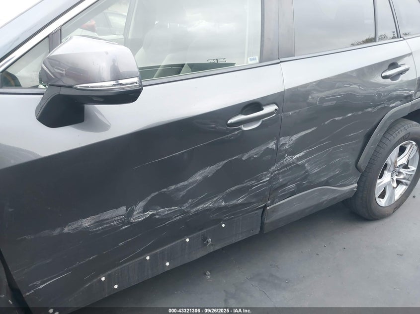 2019 TOYOTA RAV4 XLE - JTMP1RFV5KD520130