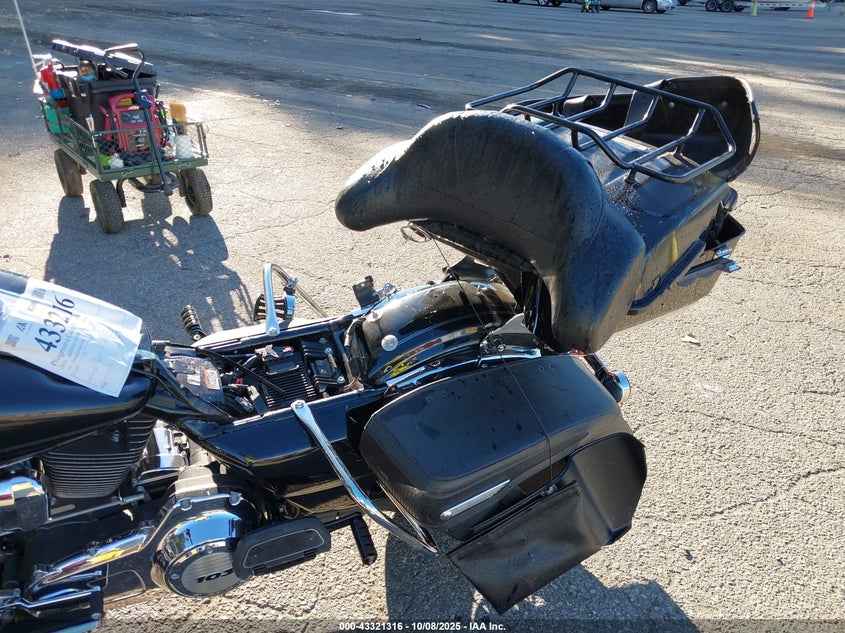 2011 HARLEY-DAVIDSON FLHRC 1HD1FRM11BB673489