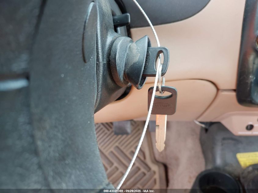 1999 Ford Ranger Xl/Xlt VIN: 1FTYR10C5XPB04560 Lot: 43321359