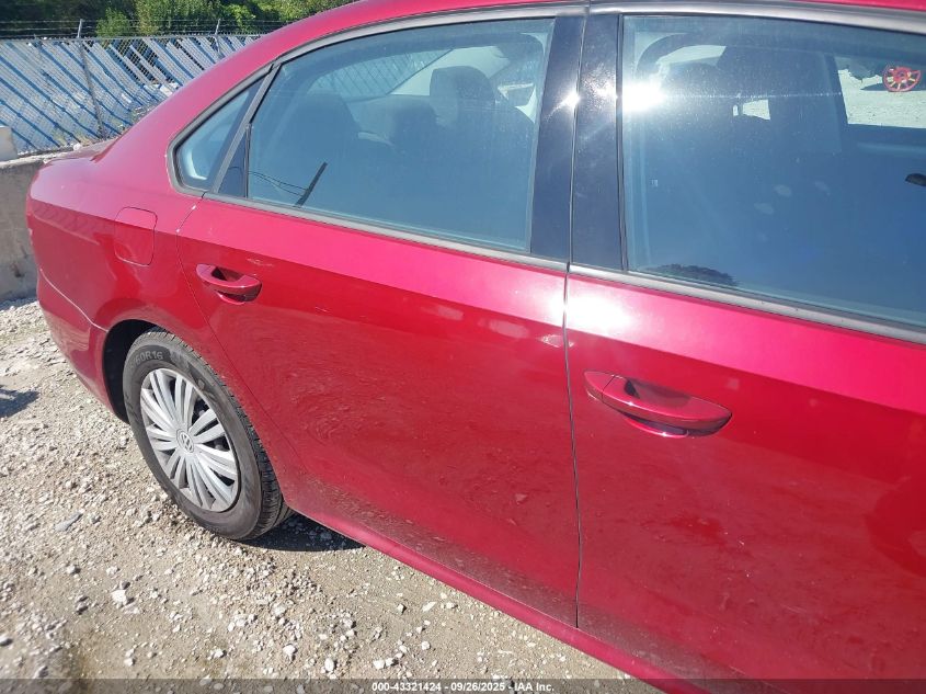 2015 Volkswagen Passat 1.8T S VIN: 1VWAT7A32FC010384 Lot: 43321424