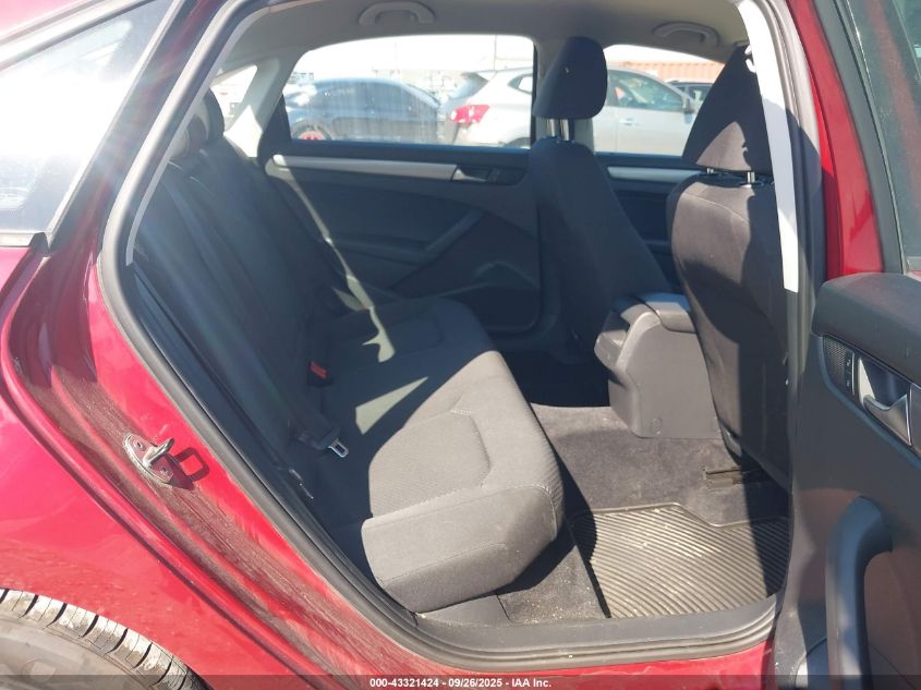 2015 Volkswagen Passat 1.8T S VIN: 1VWAT7A32FC010384 Lot: 43321424