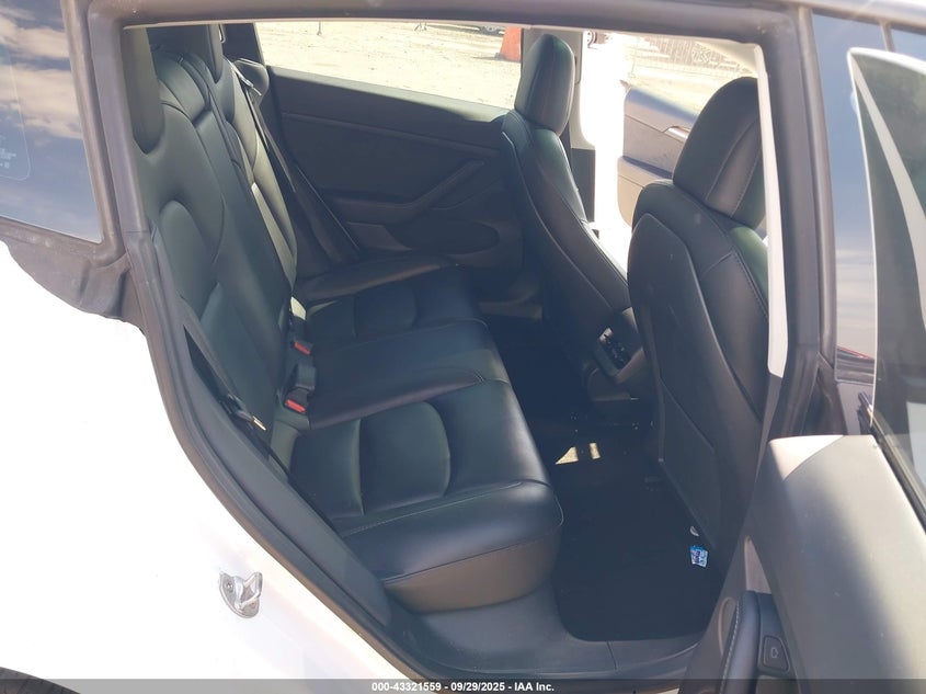 2022 Tesla Model 3 Long Range Dual Motor All-Wheel Drive VIN: 5YJ3E1EB6NF364978 Lot: 43321559