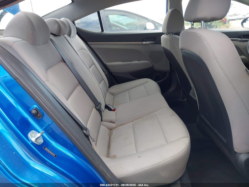 2017 HYUNDAI ELANTRA SE - 5NPD74LF6HH204370