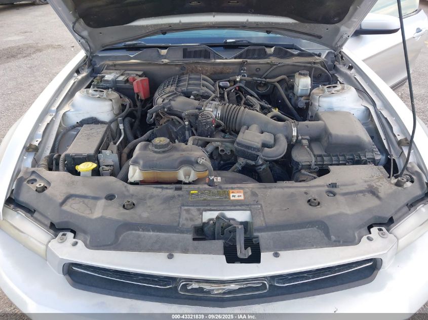 2011 Ford Mustang V6 Premium VIN: 1ZVBP8AM1B5144017 Lot: 43321839