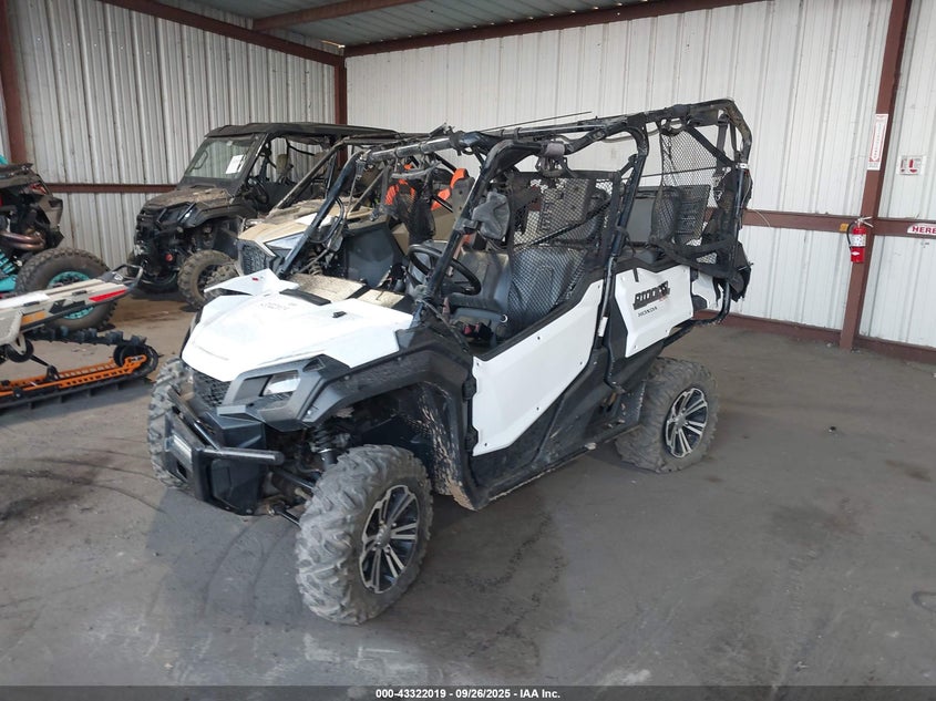1HFVE04J0G4000633 2016 HONDA SXS photo no. 2