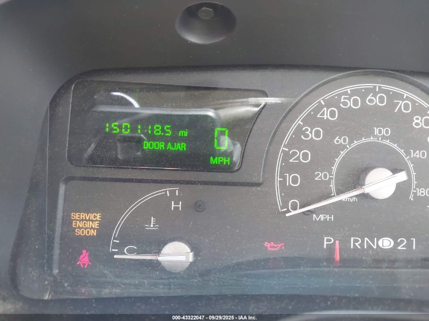 2005 Lincoln Town Car Signature VIN: 1LNHM81W55Y635003 Lot: 43322047