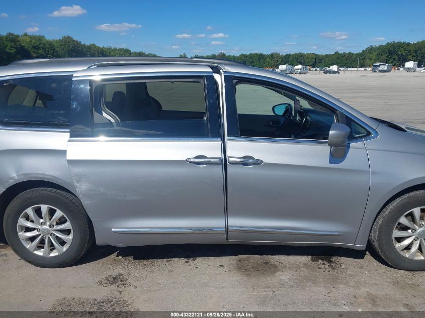 2017 Chrysler Pacifica Touring-L VIN: 2C4RC1BG4HR540225 Lot: 43322121