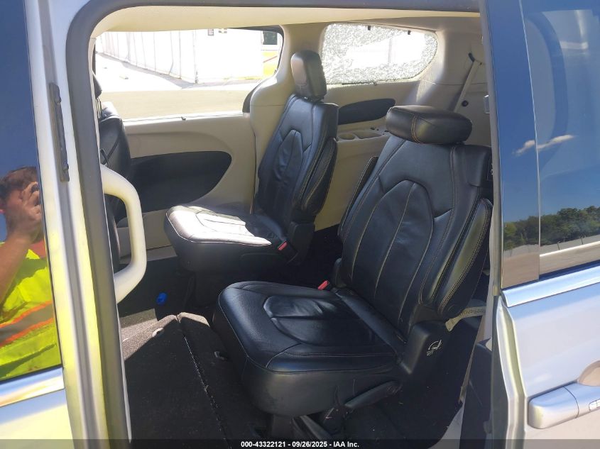 2017 Chrysler Pacifica Touring-L VIN: 2C4RC1BG4HR540225 Lot: 43322121