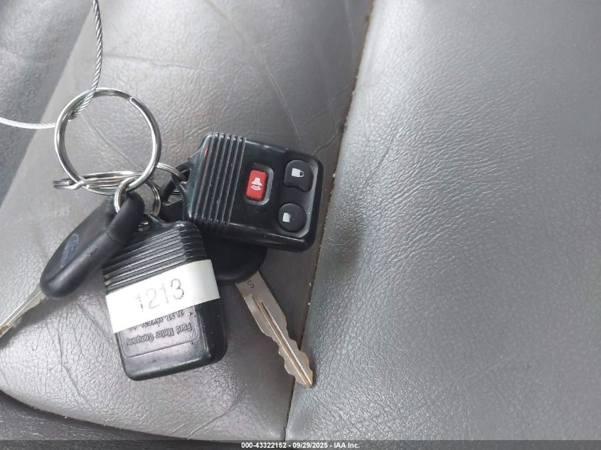 2003 Ford Explorer Sport Trac Xls/Xlt VIN: 1FMZU77E03UC32452 Lot: 43322152