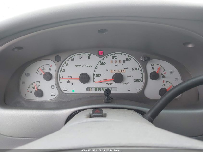 2003 Ford Explorer Sport Trac Xls/Xlt VIN: 1FMZU77E03UC32452 Lot: 43322152