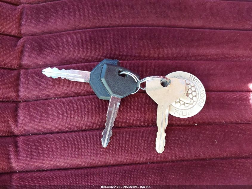 1990 Chrysler Salon VIN: 1C3XC46R8LD773870 Lot: 43322176