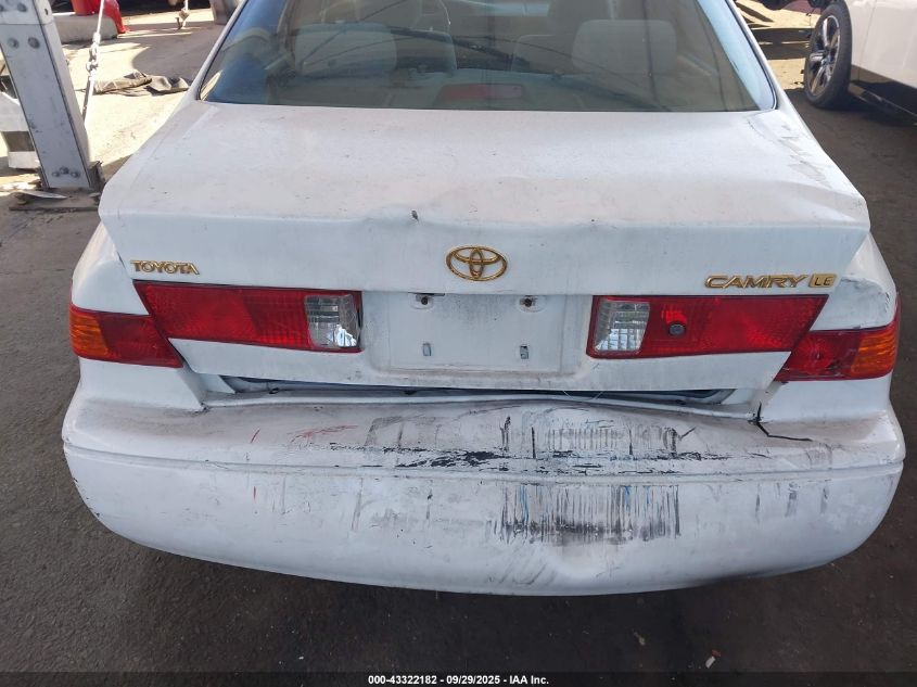 2000 Toyota Camry Le VIN: JT2BG22K0Y0464957 Lot: 43322182