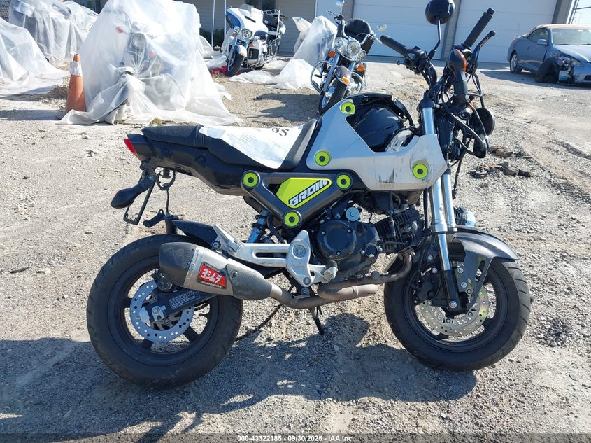 2023 Honda Grom 125 VIN: MLHJC9218P5110911 Lot: 43322185
