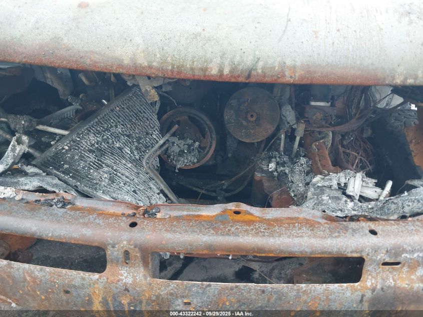 2005 Chevrolet Suburban 1500 Z71 VIN: 3GNEC16Z55G224836 Lot: 43322242