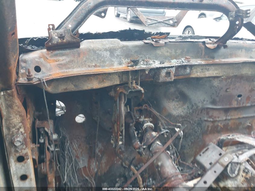 2005 Chevrolet Suburban 1500 Z71 VIN: 3GNEC16Z55G224836 Lot: 43322242