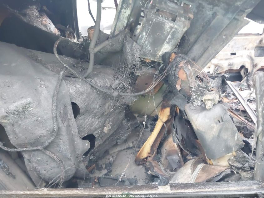 2005 Chevrolet Suburban 1500 Z71 VIN: 3GNEC16Z55G224836 Lot: 43322242