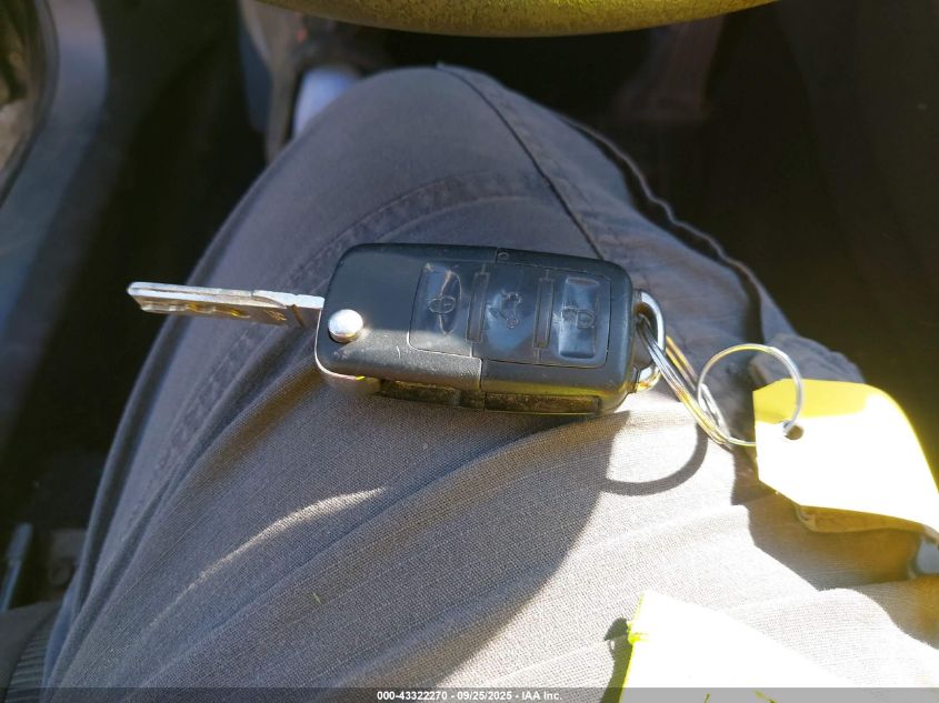 2008 Volkswagen Rabbit S VIN: WVWBA71K88W335384 Lot: 43322270