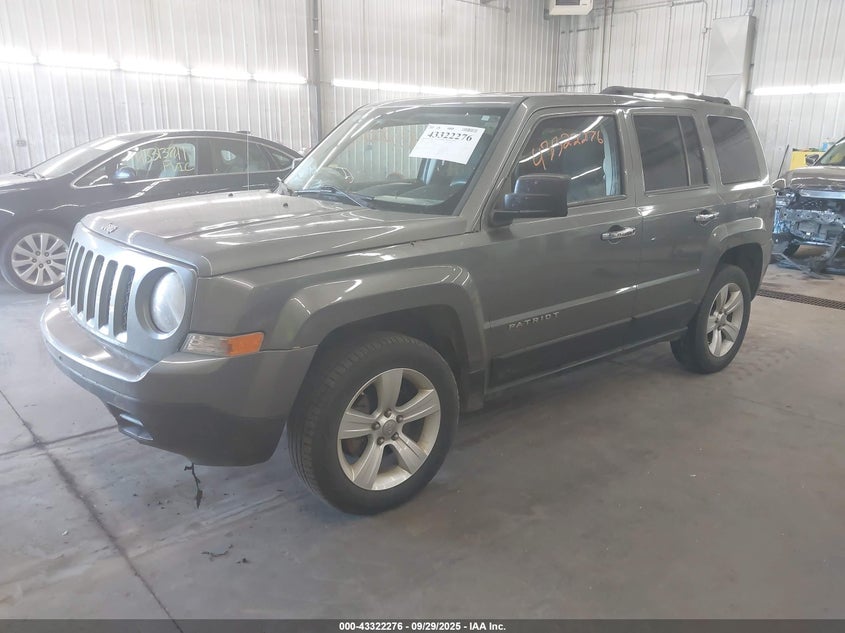 1C4NJRBB4CD571588 2012 JEEP LIBERTY (PATRIOT) photo no. 2