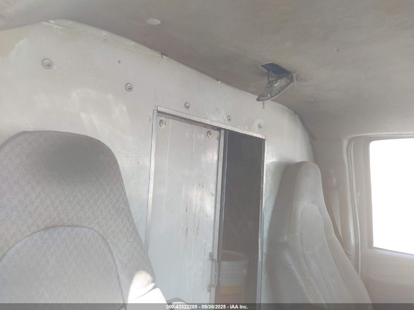 2005 Chevrolet Express Cutaway Base W/C7L/C7N VIN: 1GBJG31U651238220 Lot: 43322289