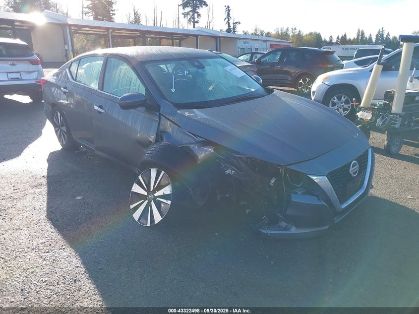 NISSAN ALTIMA SV FWD