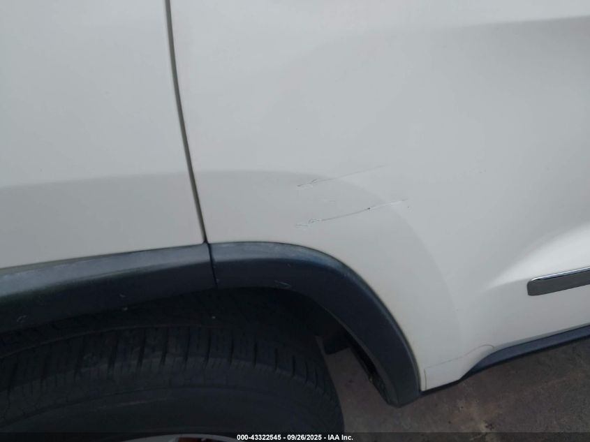 2011 Jeep Grand Cherokee Laredo VIN: 1J4RS4GG0BC557174 Lot: 43322545