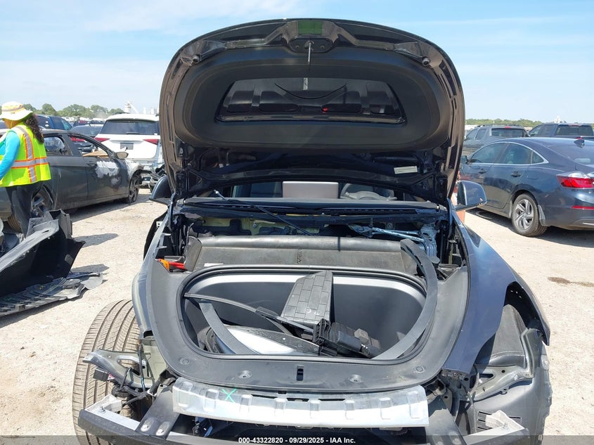 2025 Tesla Model Y Long Range Dual Motor Rear-Wheel Drive VIN: 7SAYGDED6SA359486 Lot: 43322820