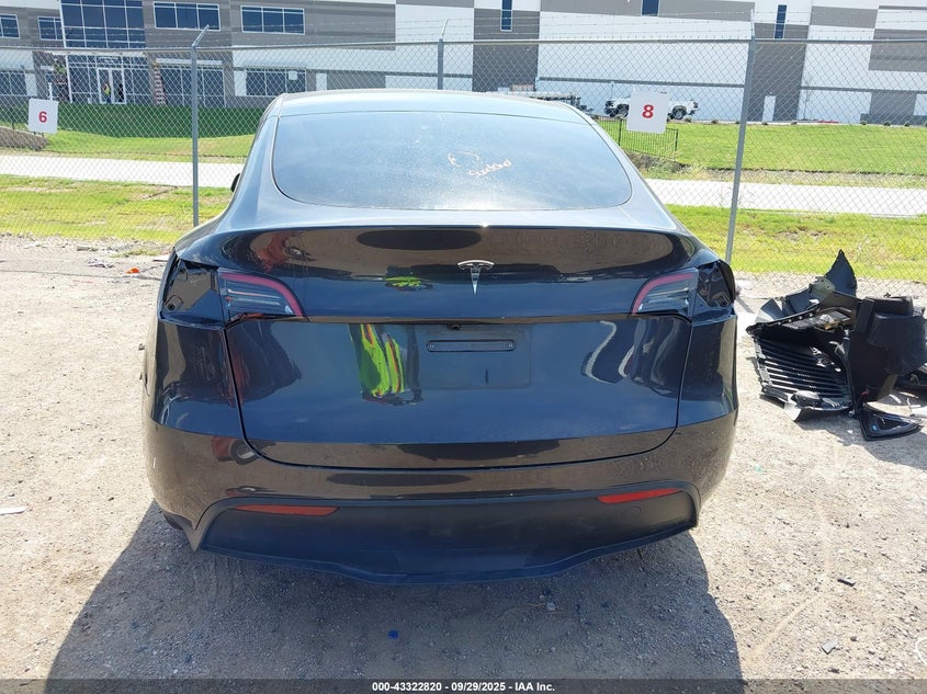 2025 Tesla Model Y Long Range Dual Motor Rear-Wheel Drive VIN: 7SAYGDED6SA359486 Lot: 43322820