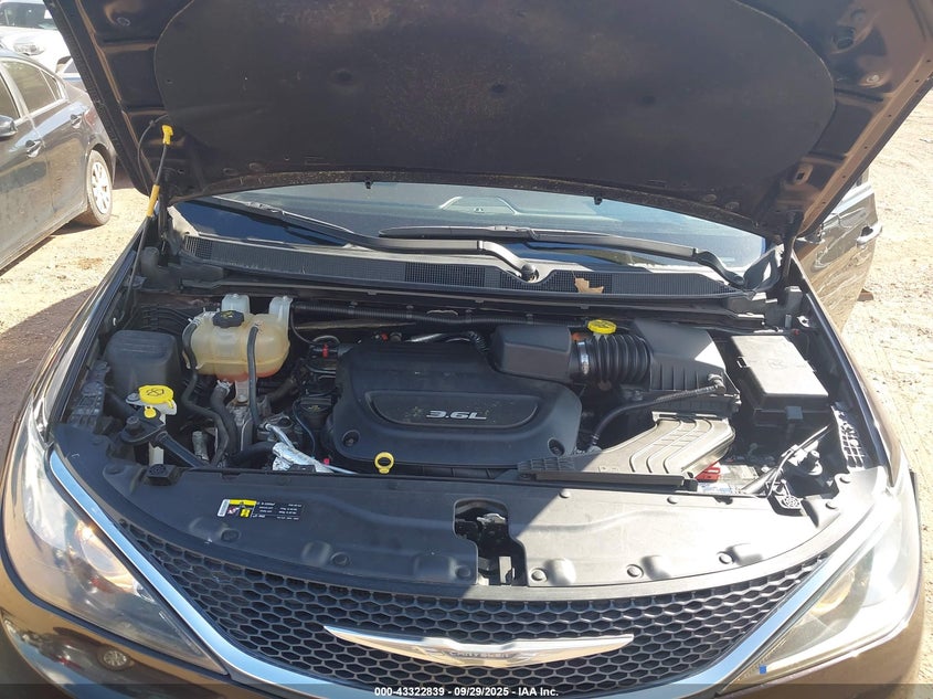 2017 Chrysler Pacifica Touring VIN: 2C4RC1DG8HR704816 Lot: 43322839