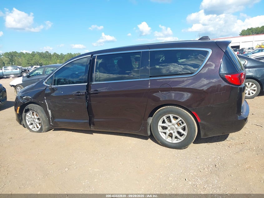 2017 Chrysler Pacifica Touring VIN: 2C4RC1DG8HR704816 Lot: 43322839