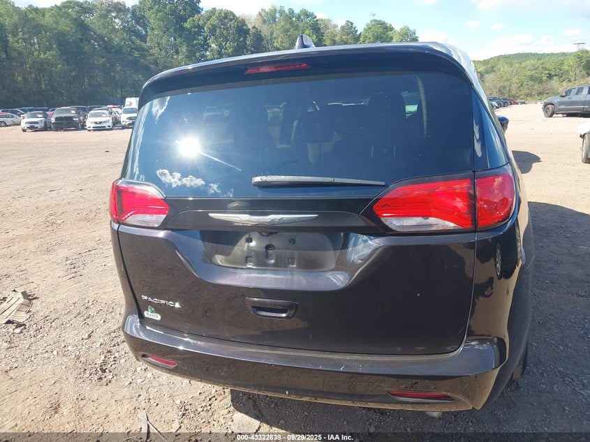 2017 Chrysler Pacifica Touring VIN: 2C4RC1DG8HR704816 Lot: 43322839