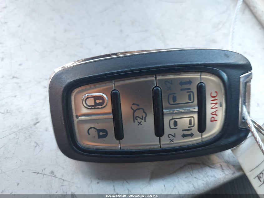 2017 Chrysler Pacifica Touring VIN: 2C4RC1DG8HR704816 Lot: 43322839