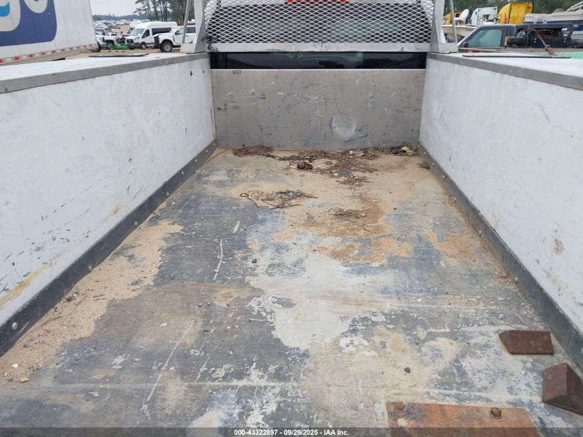 2015 Chevrolet Silverado 3500Hd Chassis Wt VIN: 1GB3CYCG7FF145526 Lot: 43322897