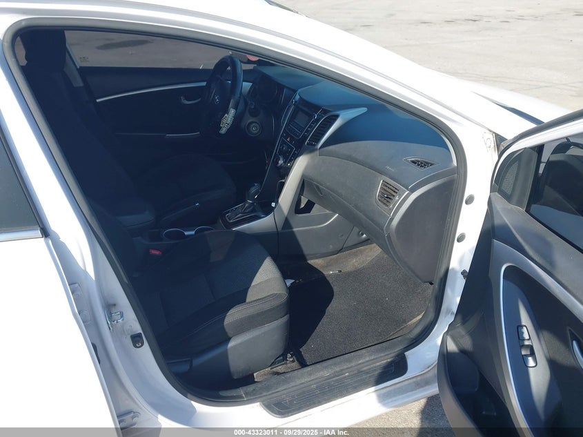 2015 HYUNDAI ELANTRA GT auction photo 5