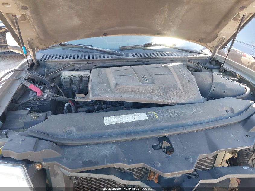 2006 Lincoln Navigator Luxury/Ultimate VIN: 5LMFU28526LJ06864 Lot: 43323021