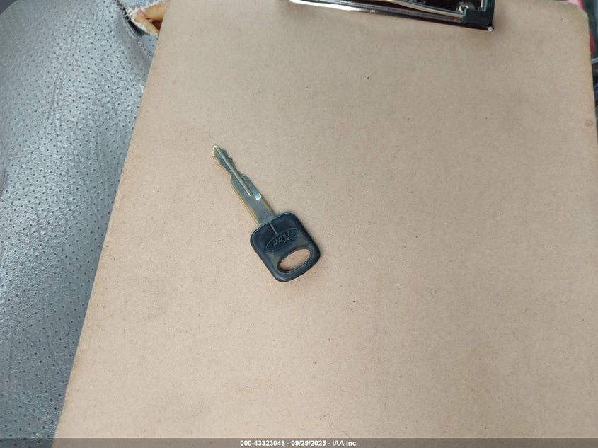 2000 Ford E-250 Commercial/Recreational VIN: 1FTNE24L1YHA32475 Lot: 43323048