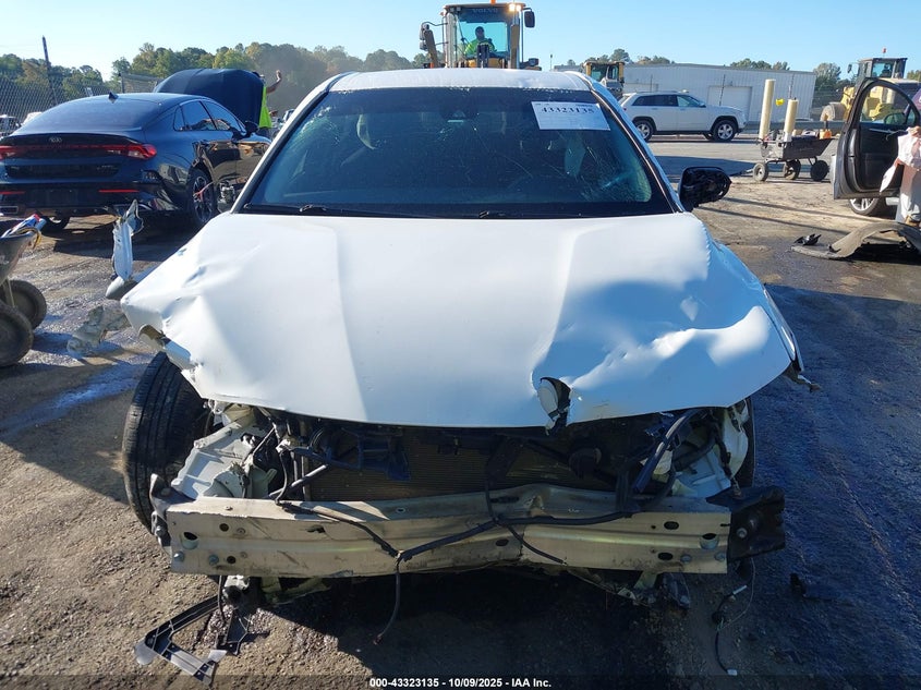 2018 Toyota Camry L/Le/Xle/Se/Xse VIN: 4T1B11HKXJU542133 Lot: 43323135