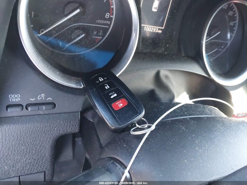 2018 Toyota Camry L/Le/Xle/Se/Xse VIN: 4T1B11HKXJU542133 Lot: 43323135