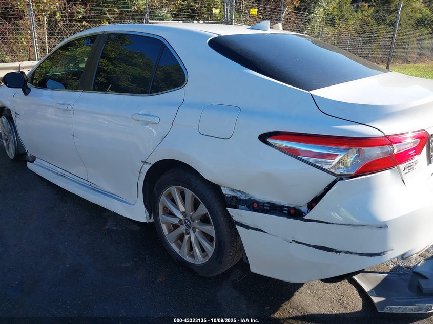 2018 Toyota Camry L/Le/Xle/Se/Xse VIN: 4T1B11HKXJU542133 Lot: 43323135